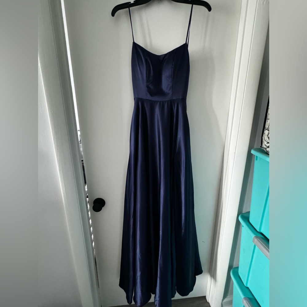 NEW w/o tags B.Darlin brand navy evening ball gown high slit silky soft size 1/2